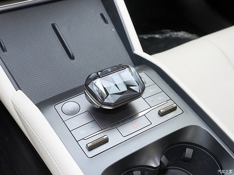 比亚迪 秦L 2024款 DM-i 120KM超越型 比亚迪 秦L 2024款 DM-i 120KM超越型