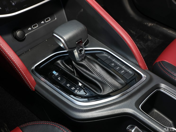 上汽大通 星际 2023款 星际L 2.0T 柴油 自动四驱精英版长箱 上汽大通 星际 2023款 星际L 2.0T 柴油 自动四驱精英版长箱