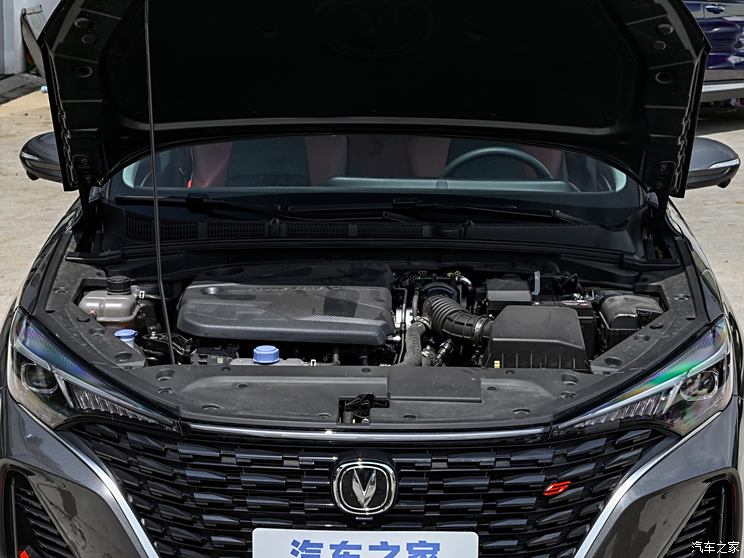 长安汽车 逸动 2023款 畅享版 PLUS 蓝鲸NE 1.4T GDI DCT尊贵版 长安汽车 逸动 2023款 畅享版 PLUS 蓝鲸NE 1.4T GDI DCT尊贵版